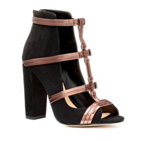 NIB Caged T Strap Peep Toe Block Heel Ankle Bootie - Picture 3 of 5